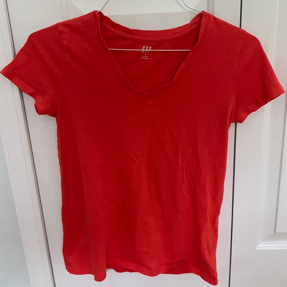 Womens GAP plain tee- shirt short sleeve (coral color)